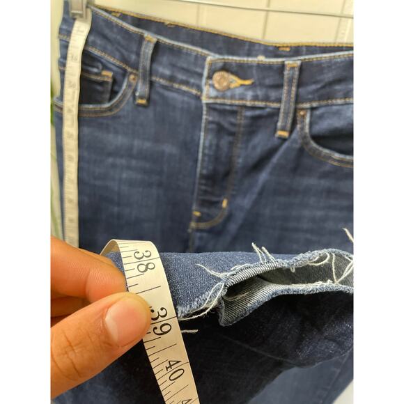 Levis 711 Skinny Womans Denim Medium Wash Jeans Size 29 - Picture 3 of 6